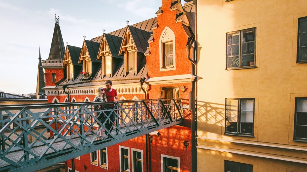 Hotell i Stockholm: Hitta lyxiga hotellrum och pool i staden